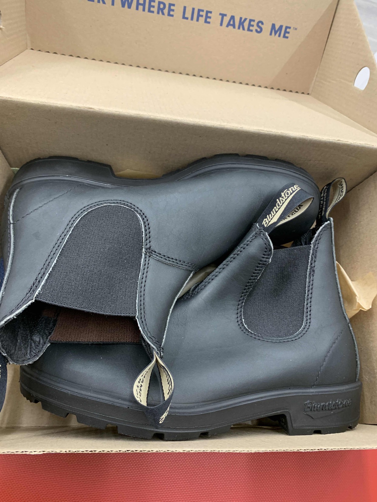 Size 8 women’s Blundstone 510 boots in Black thumbnail