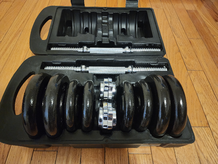 ADJUSTABLE  DUMBBELL WEIGHT SET- FREE DELIVERY WITHIN THE GTA thumbnail