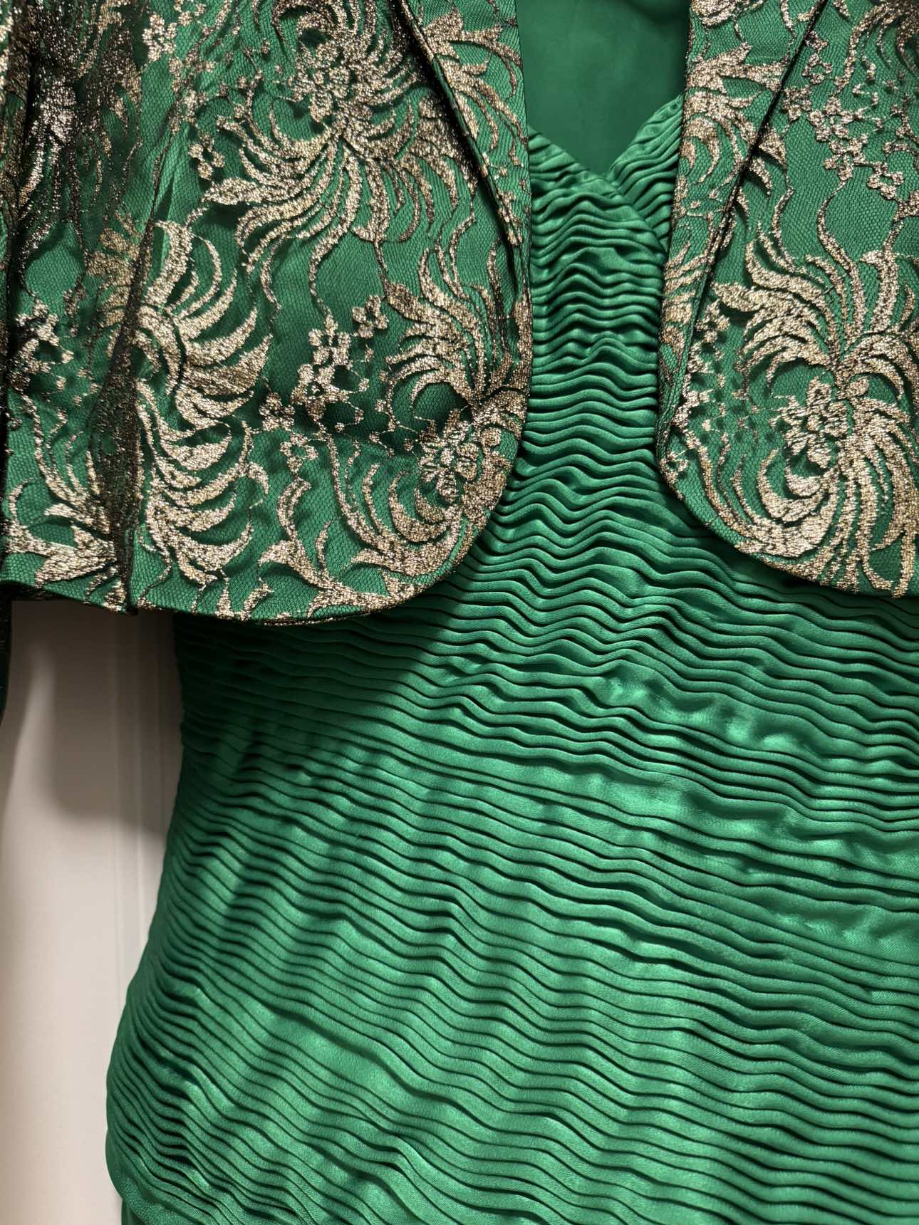 Green Sateen dress with gold lace short jacket - photo 2