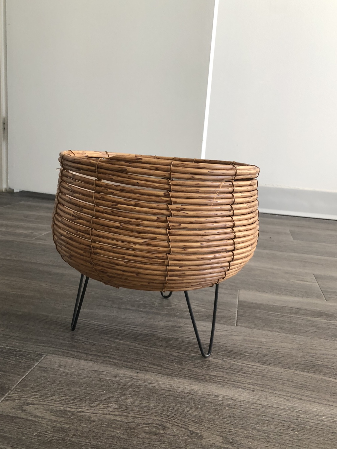 Plant stand - photo 2