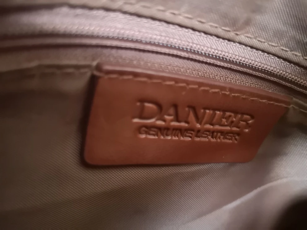 Danier leather purse image indicator(5)