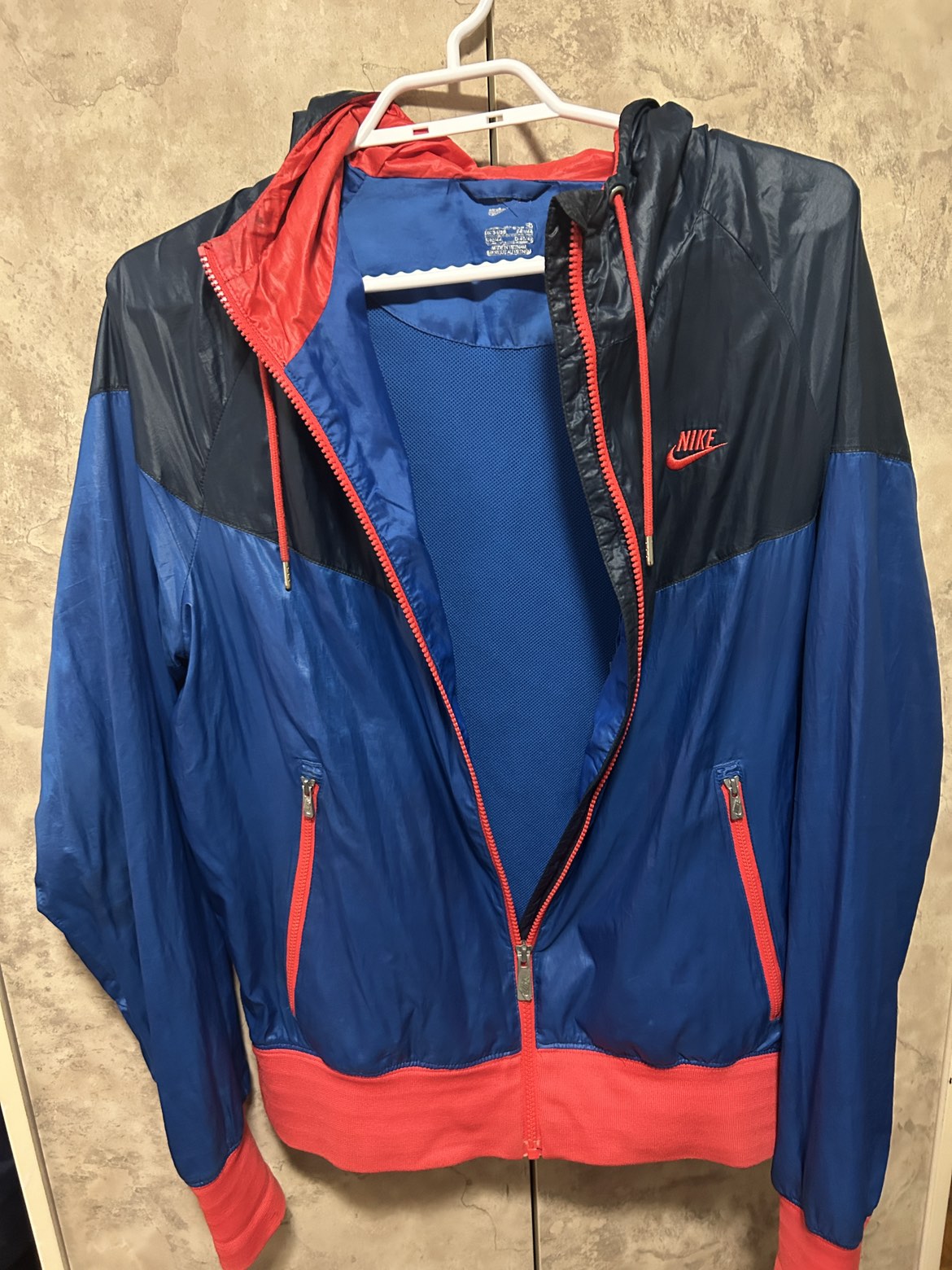 Men’s Nike Windbreaker image indicator(2)