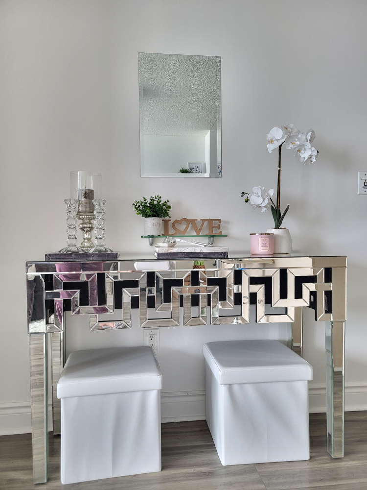 Mirrored Console - photo 2