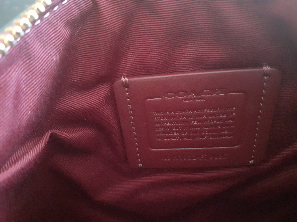 New Coach Wristlet Gallery Pouch image indicator(3)