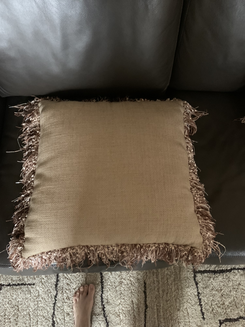 Decorative Pillows - photo 2