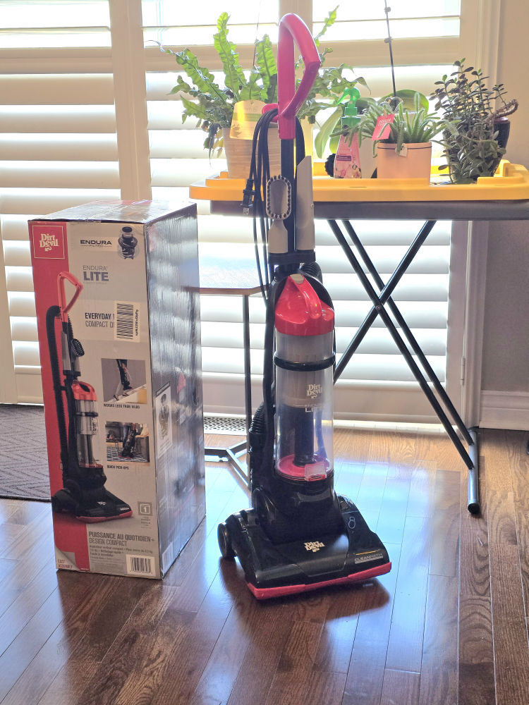 Dirt Devil Endura Lite Bagless Vacuum Cleaner, Lightweight,Red 🥕 image indicator(2)