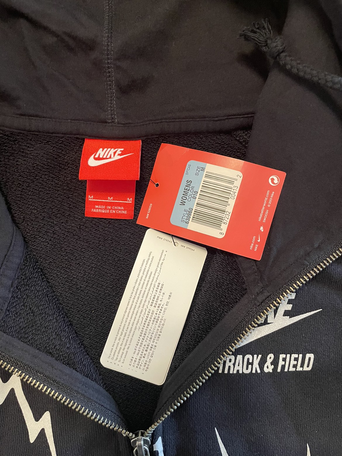 Nike track and field half zip women’s medium sweatshirt hoodie image indicator(2)