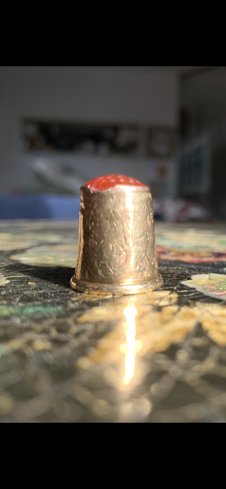 Set of 5 Antique Solid Gold Thimbles image indicator(6)