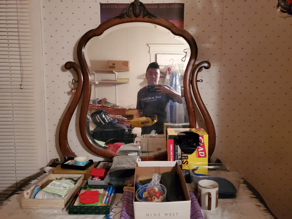 Vintage dresser with mirror image indicator(7)