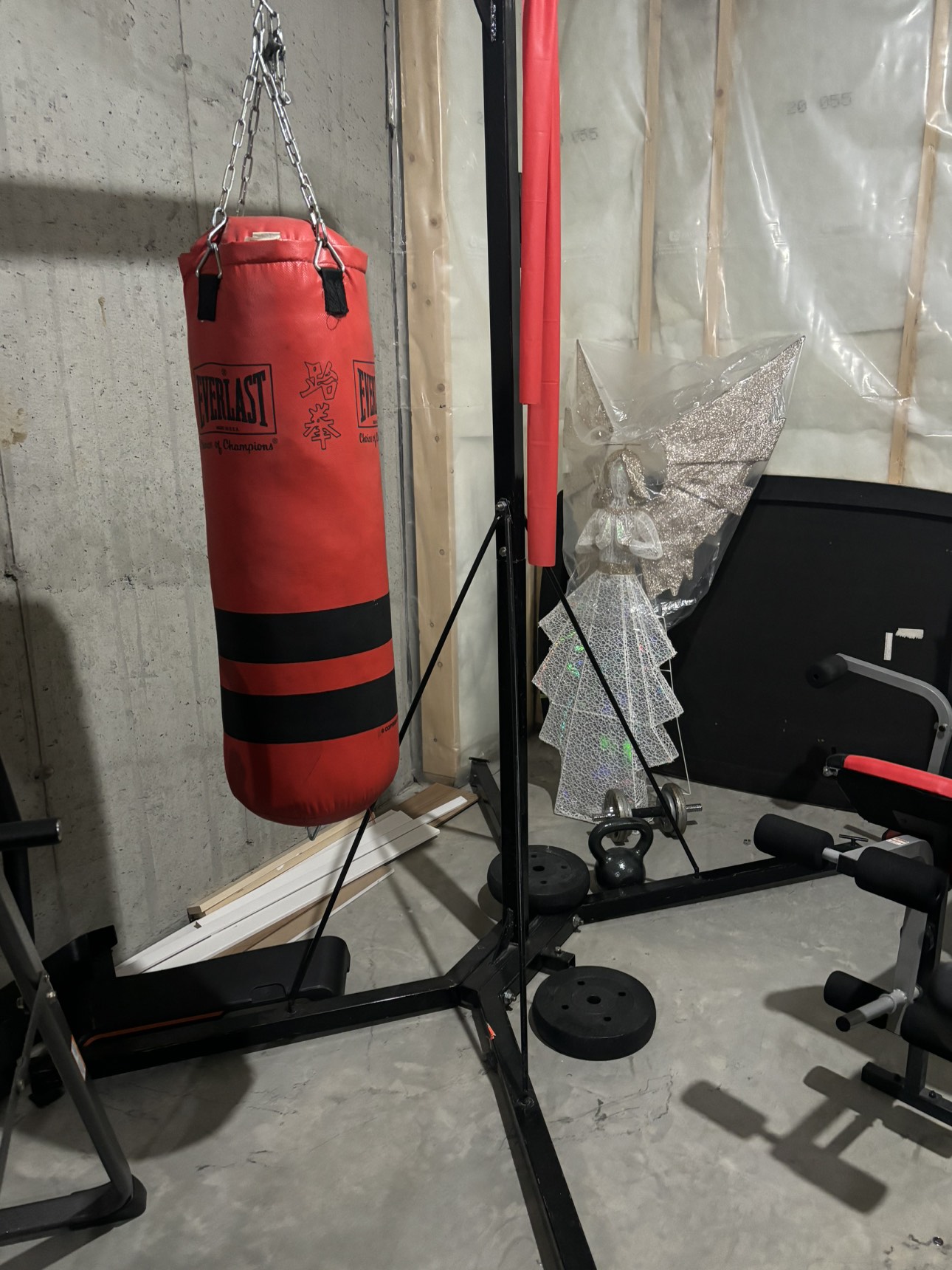 Punching Bag and bench press - photo 2