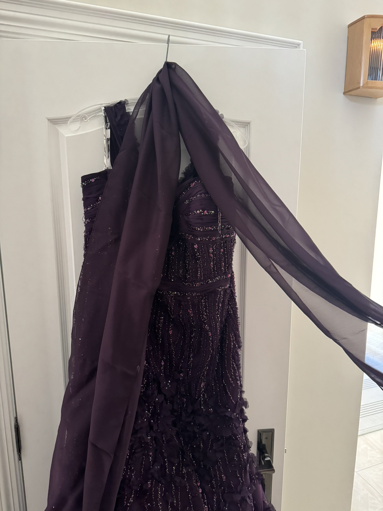 Women’s Formal Evening Dress - Size 18 image indicator(4)