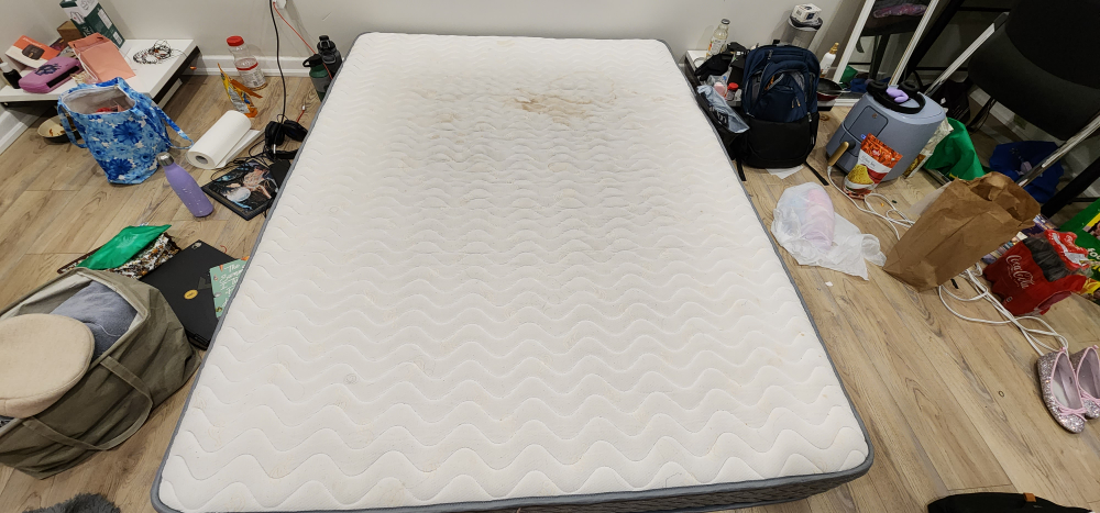 queen sized mattress - photo 5
