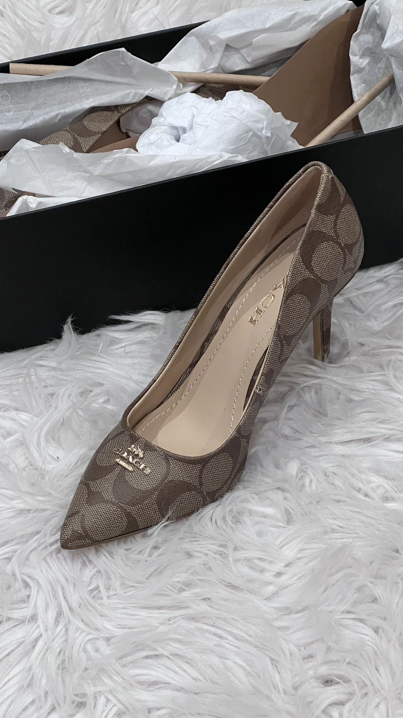 Brand new ALYCE Signature Pumps thumbnail