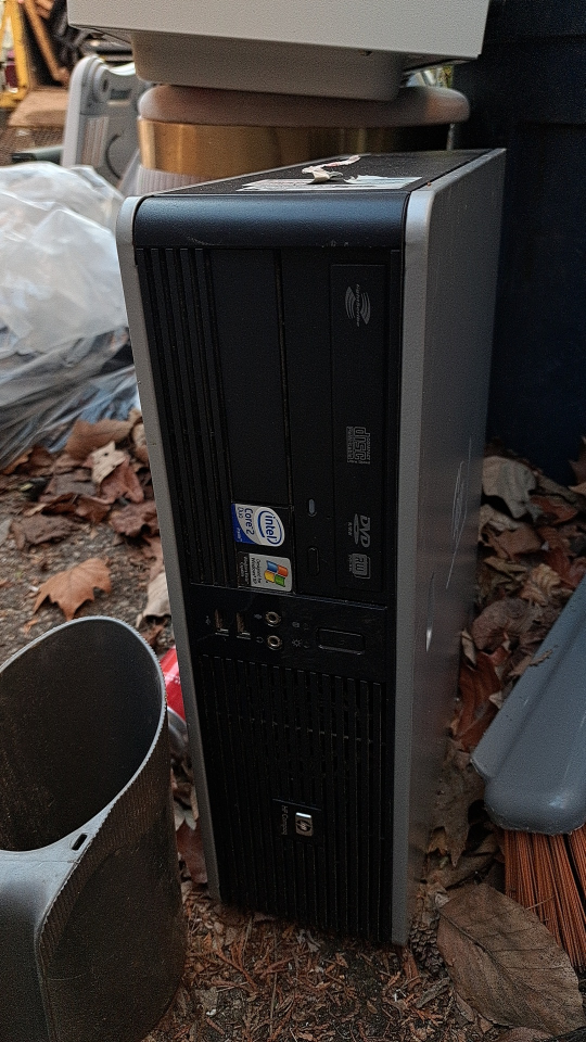 Monitors and PCs - photo 2