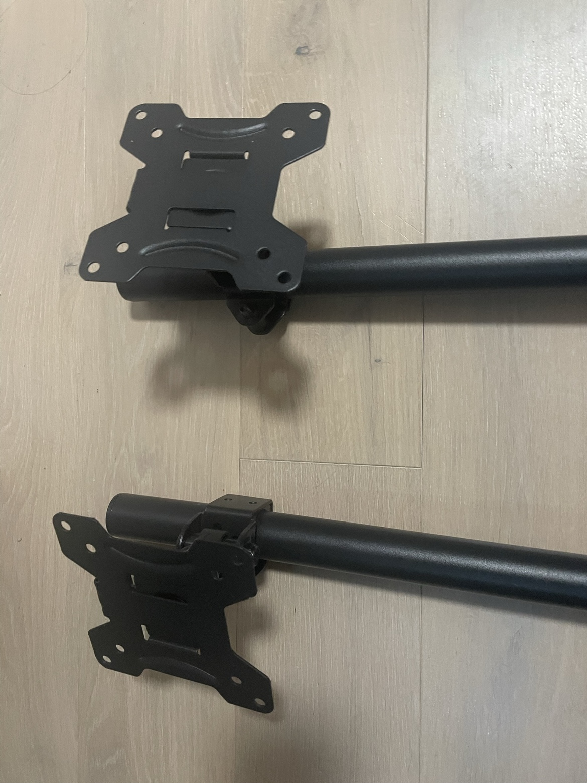 Single Monitor Desk Mounts (2x) - photo 2