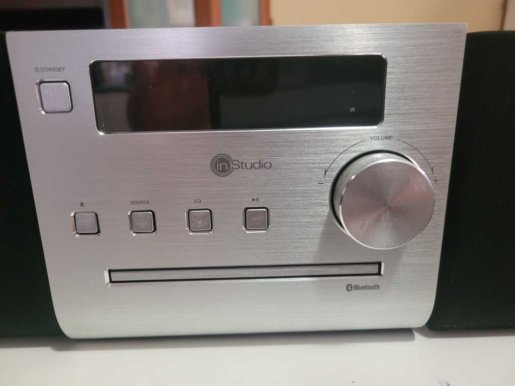 CD Player with Bluetooth capabilities - photo 2