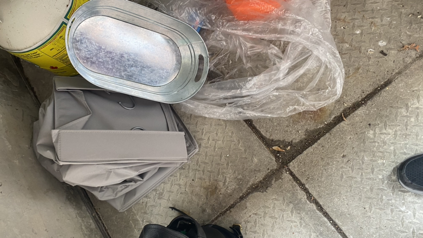 1 Hanging closet with  1 ice/ beverage bucket l🥕 - photo 3