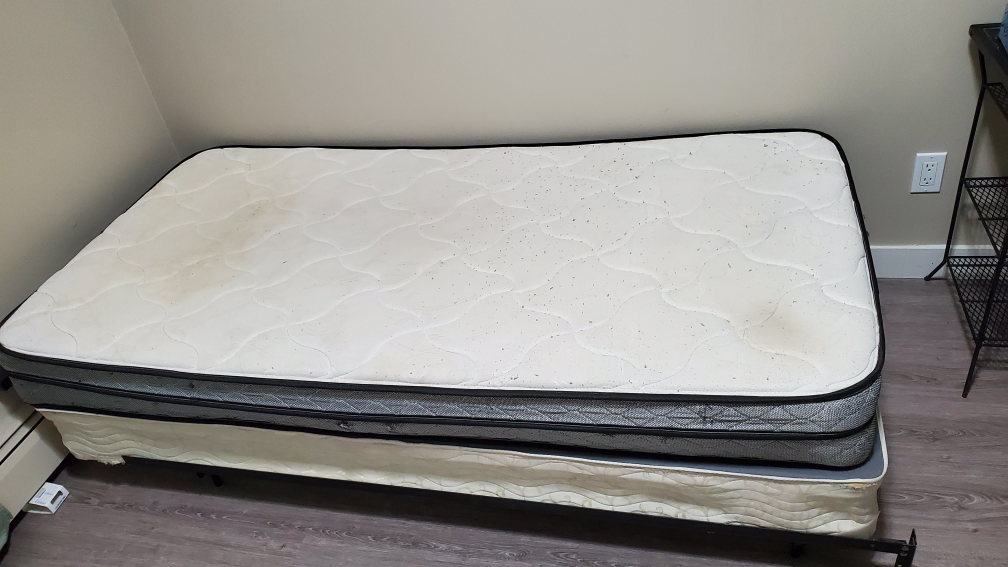 single bed and mattress - photo 2