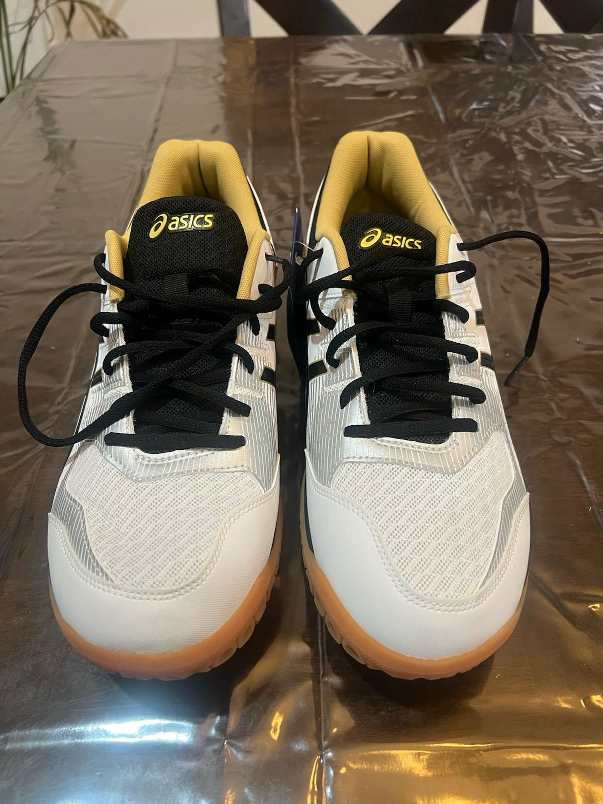 Brand new indoor court shoes image indicator(3)