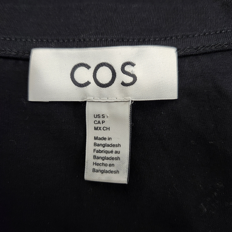 COS #S. Black 100%COTTON  V- NECK T-Shirt. #S. LIKE NEW. image indicator(3)
