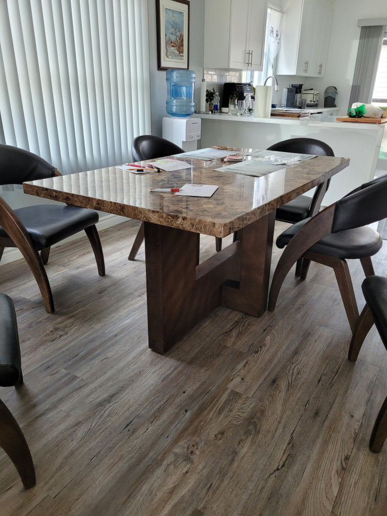 fairly used dining table image indicator(2)