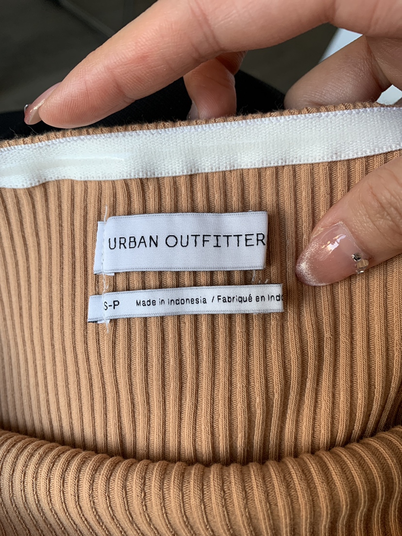 Urban Outfitters tube top image indicator(2)