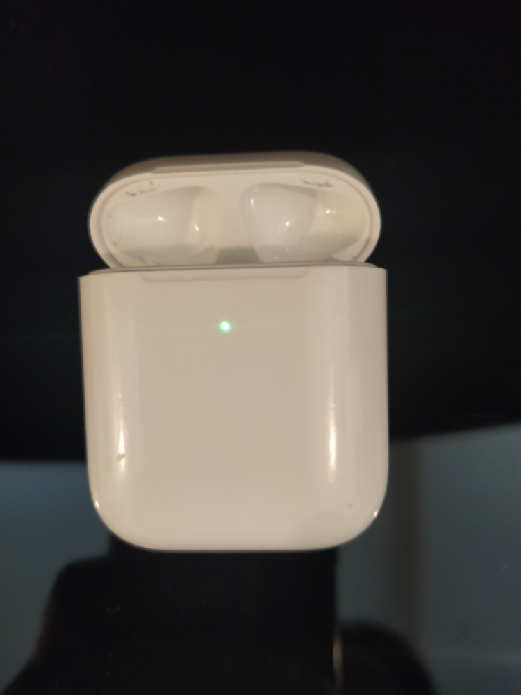 *Charging Case only Airpods 1st Gen* image indicator(3)