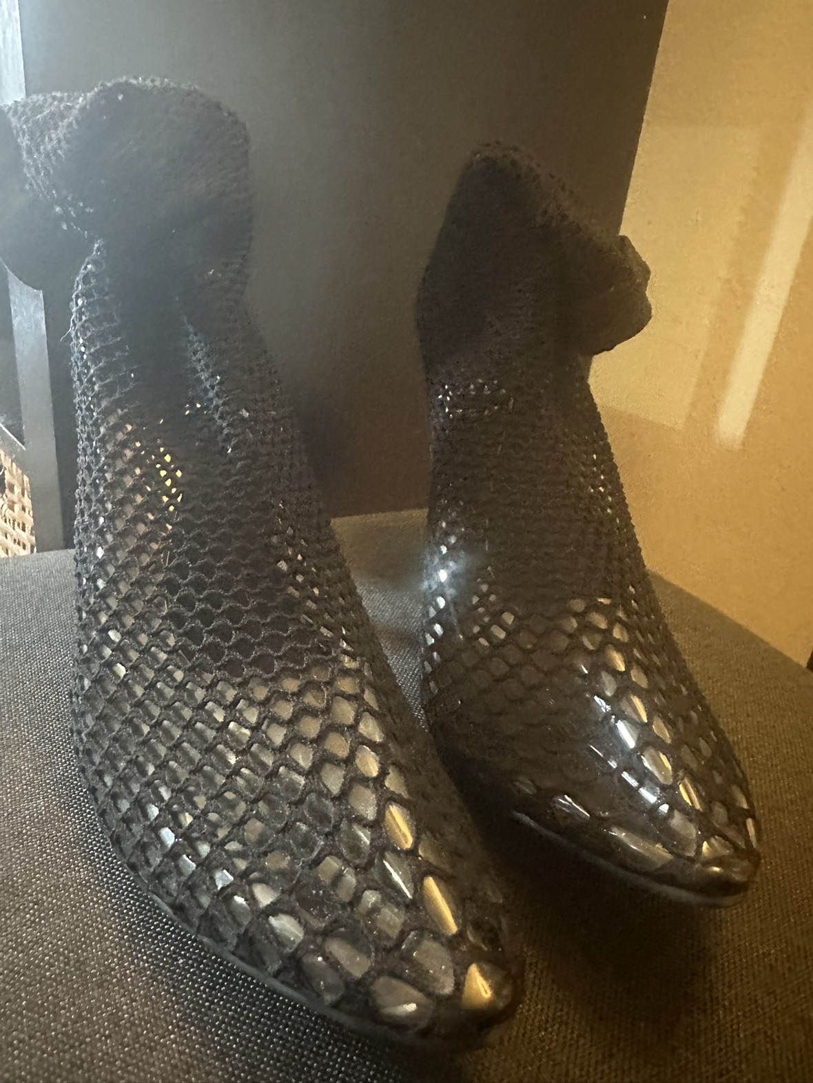 Fishnet heels image indicator(3)