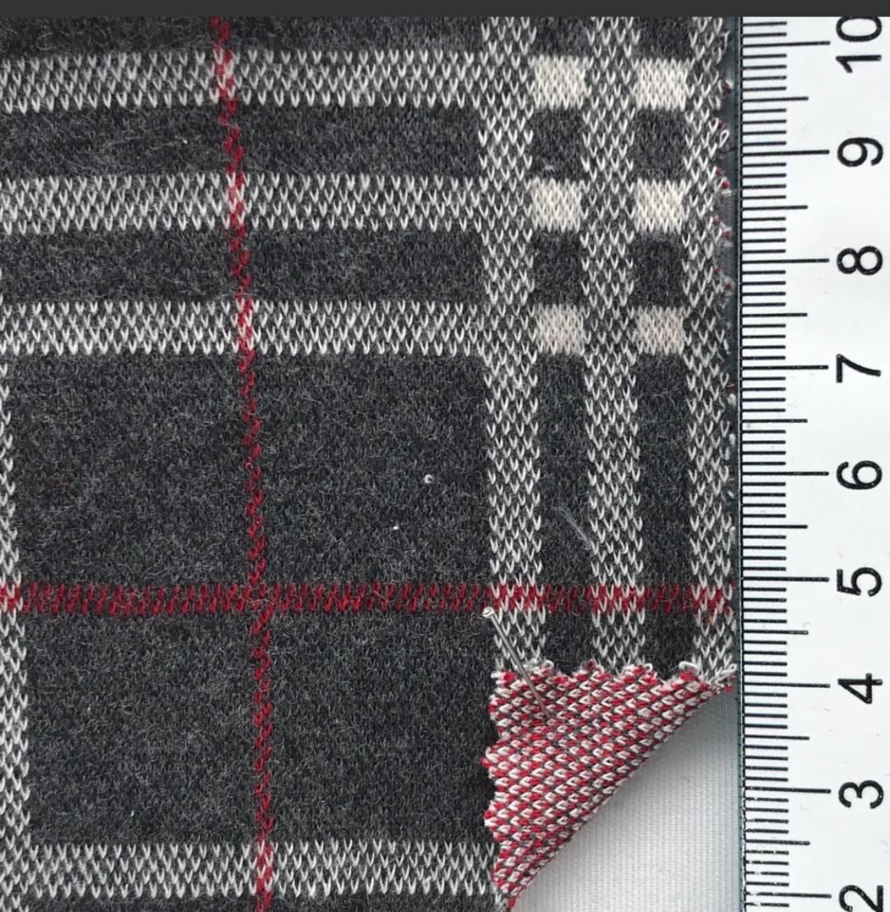 Luxury plaid knit fabric image indicator(4)