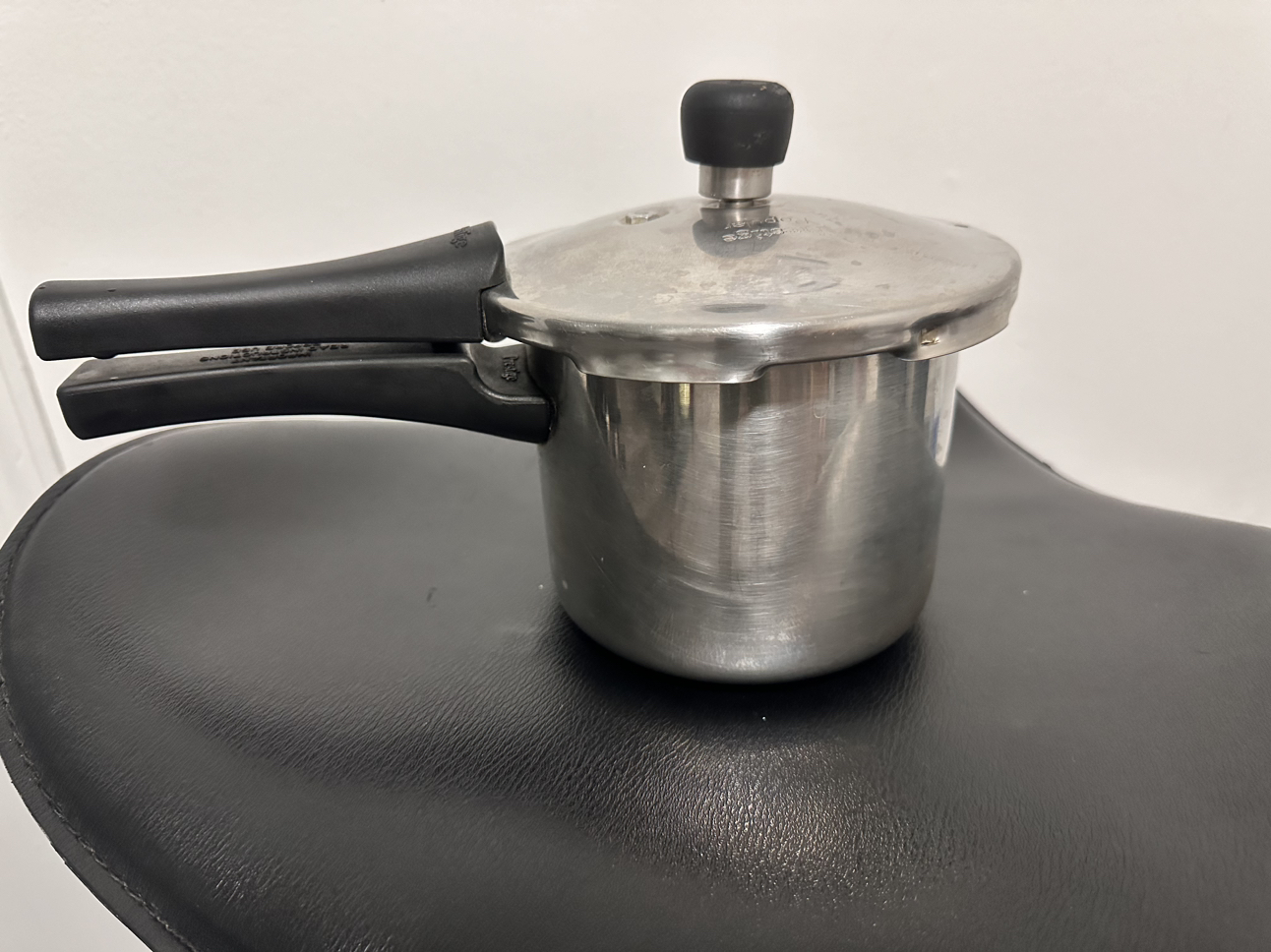 Pressure cooker