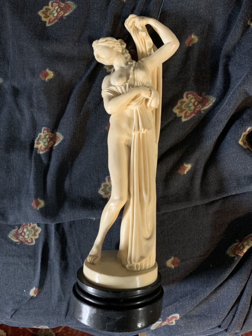 Santini Sculpture image indicator(3)