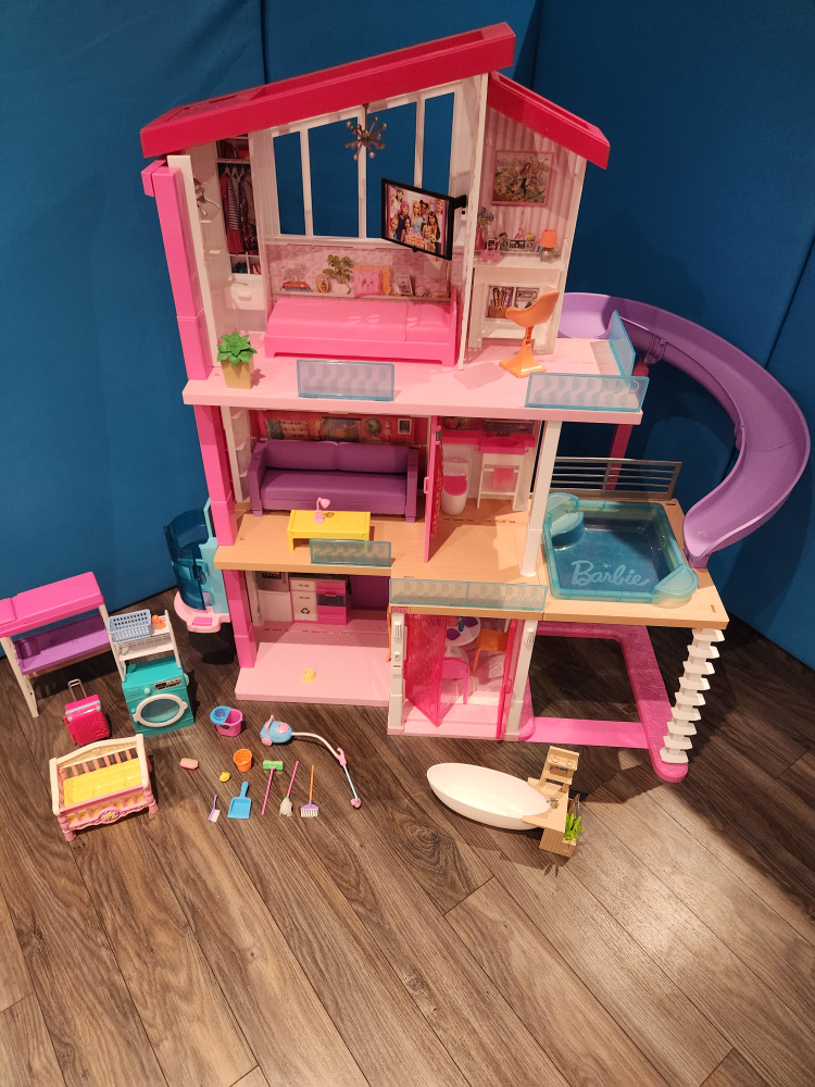 Barbie Dream House thumbnail