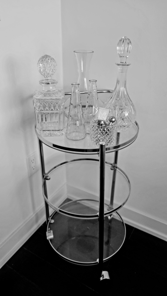 8pc Crystal Glassware Bar Set image indicator(5)