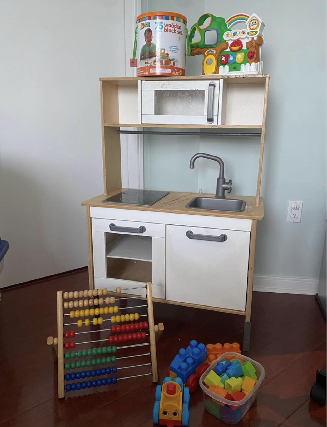 Play Kitchen - photo 2