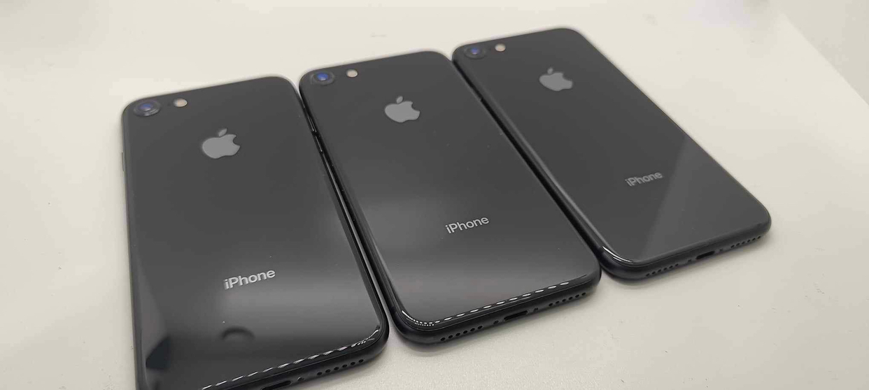 iPhone 8 Black 64 GB - photo 3