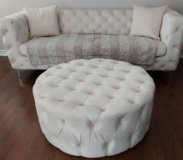 Brand New Cream Colour Velvet Round Ottoman. Still in box. $600. - photo 2
