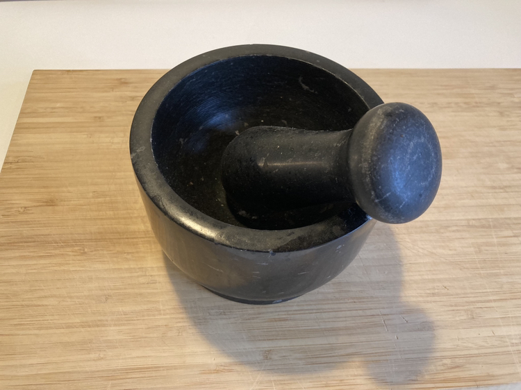 Assorted kitchen items - photo 5
