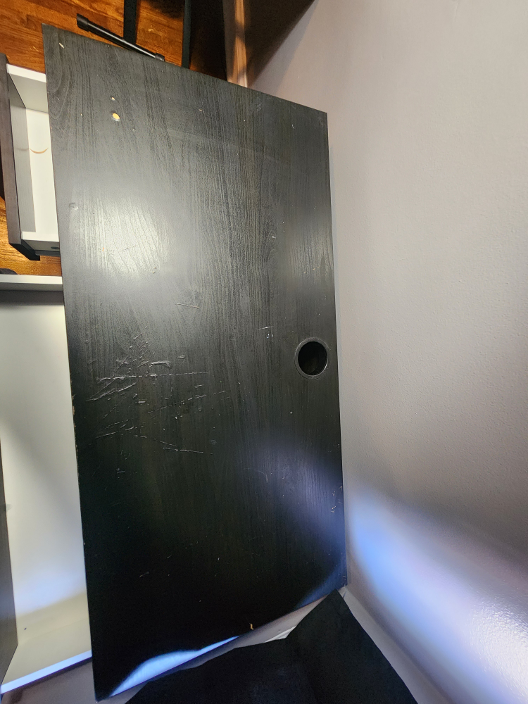 desk - photo 2