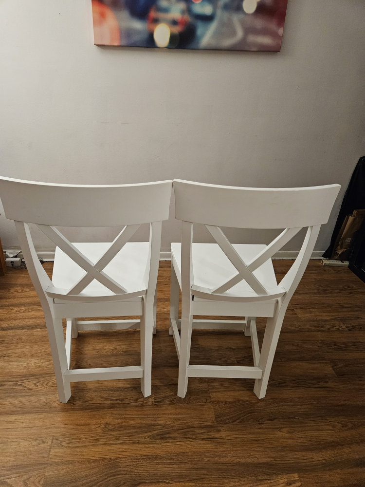 white chairs 2 for 40 - photo 2