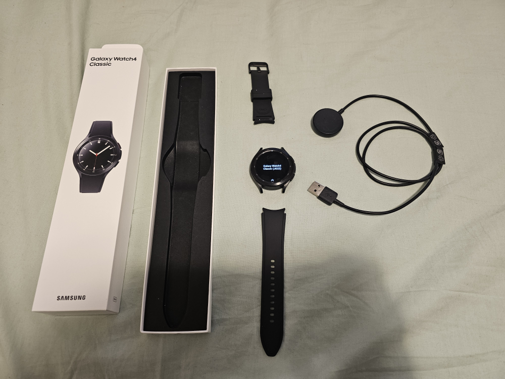 Samsung Galaxy Watch 4 Classic (46 mm) thumbnail