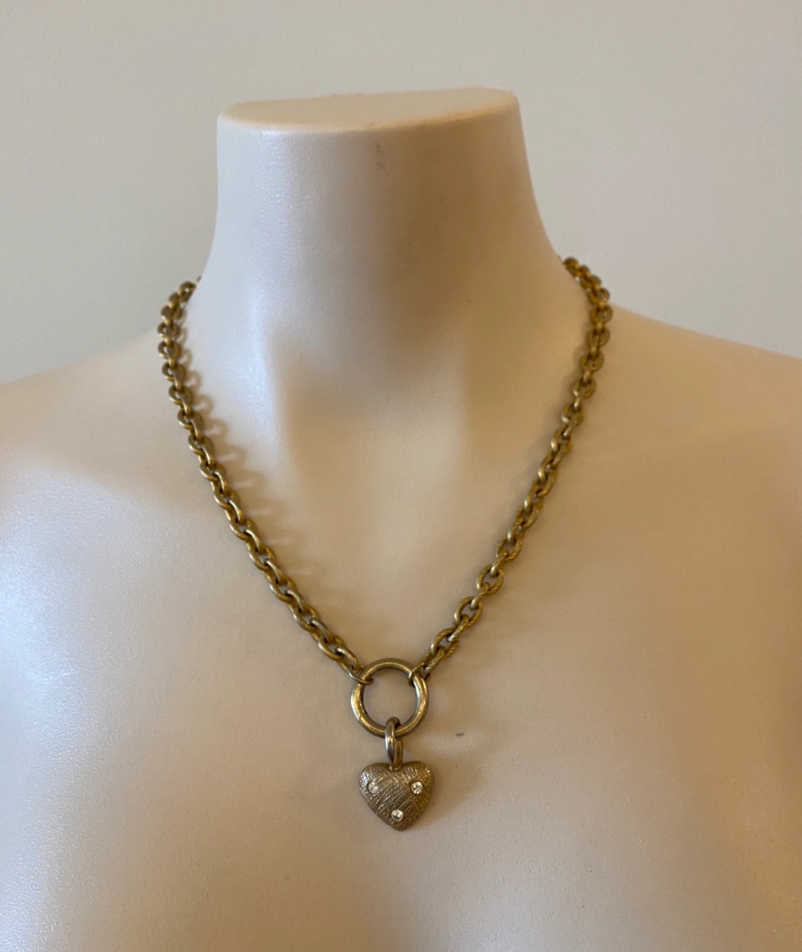 Vintage gold chunky heart pendant necklace thumbnail