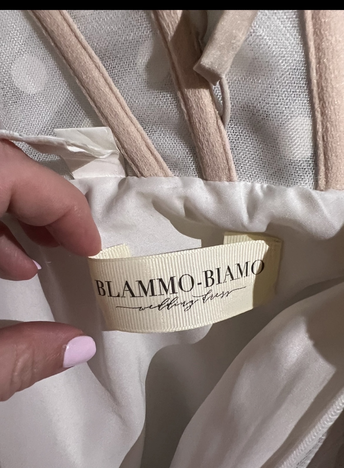 Wedding dress image indicator(6)