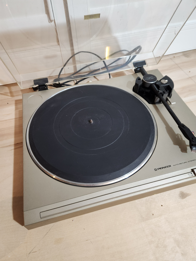 Vintage Pioneer PL2 Turntable