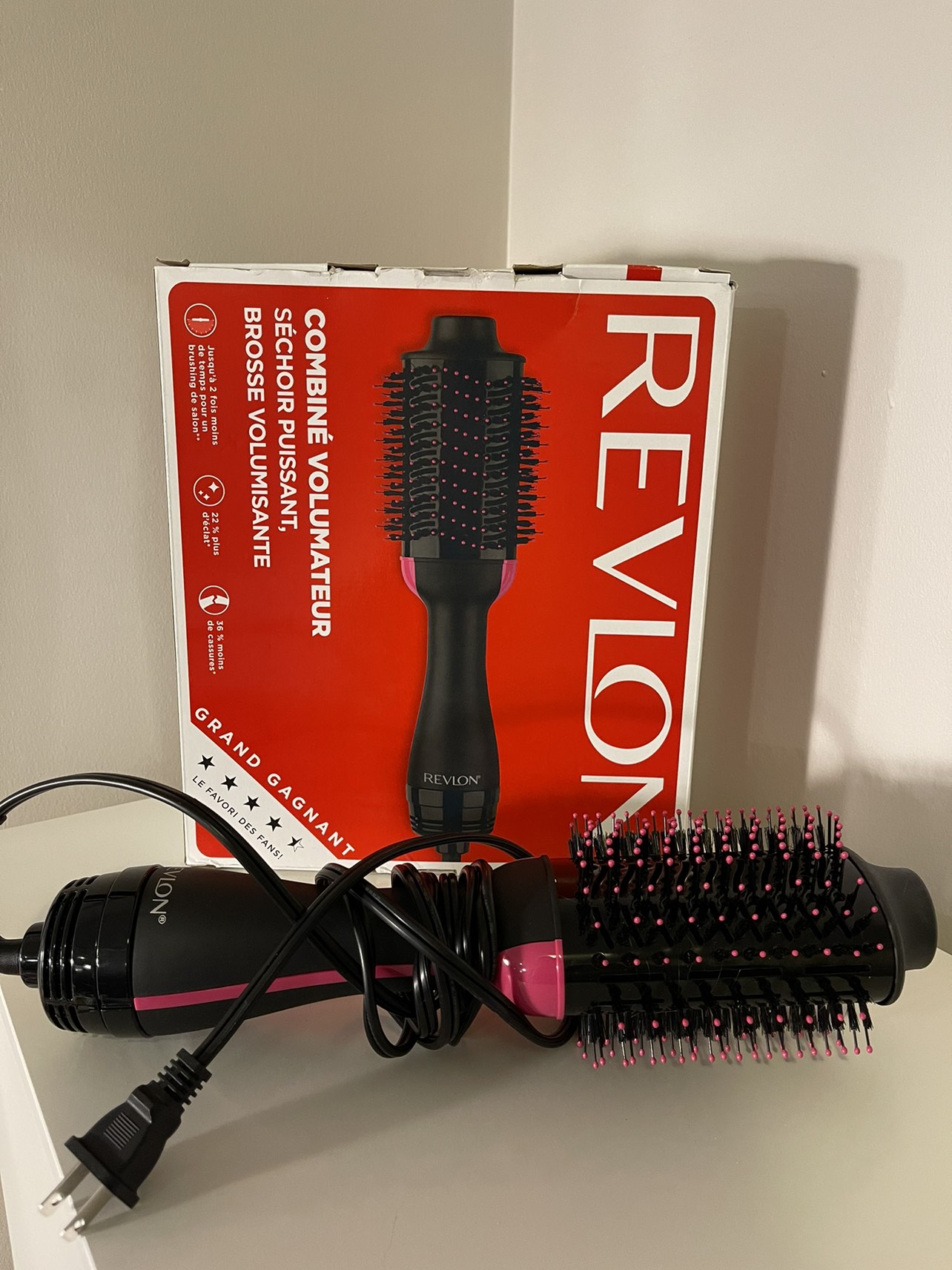 Revlon Hair Dryer Brush One Step Volumizer thumbnail