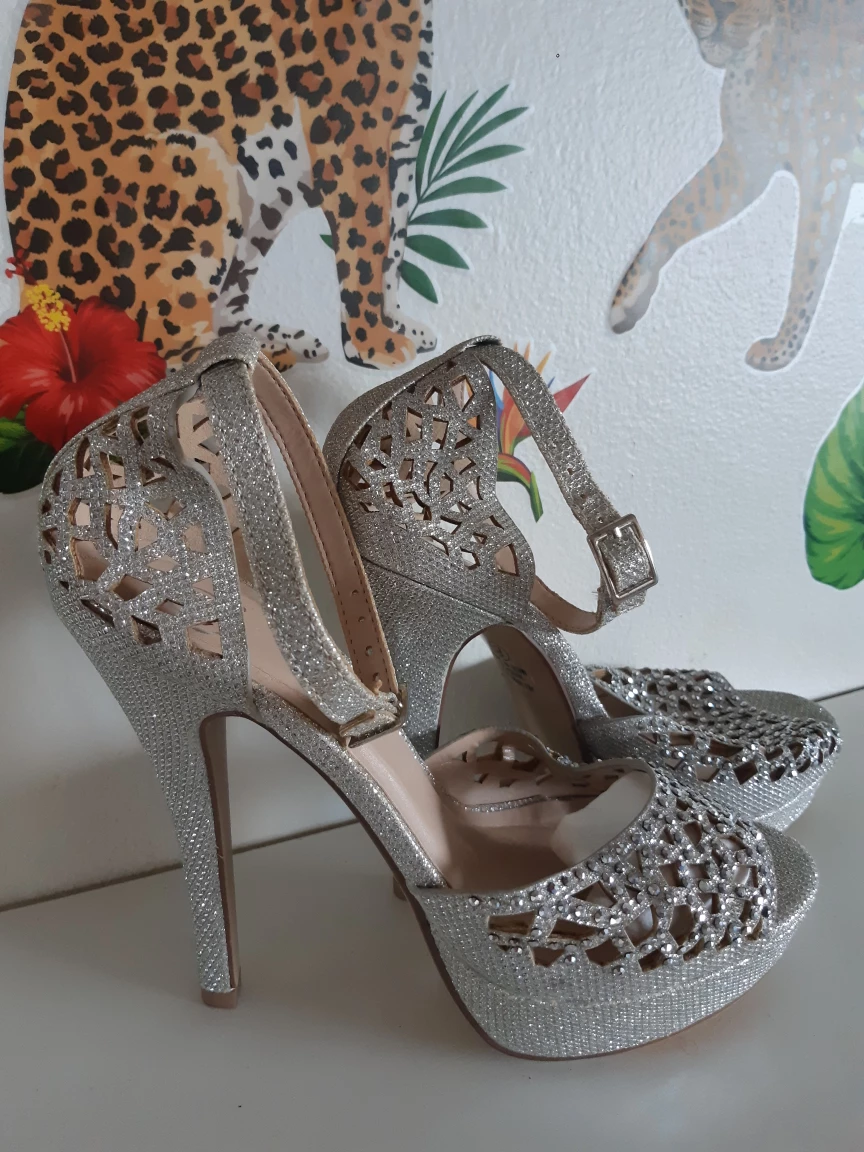 High-heel Shoes