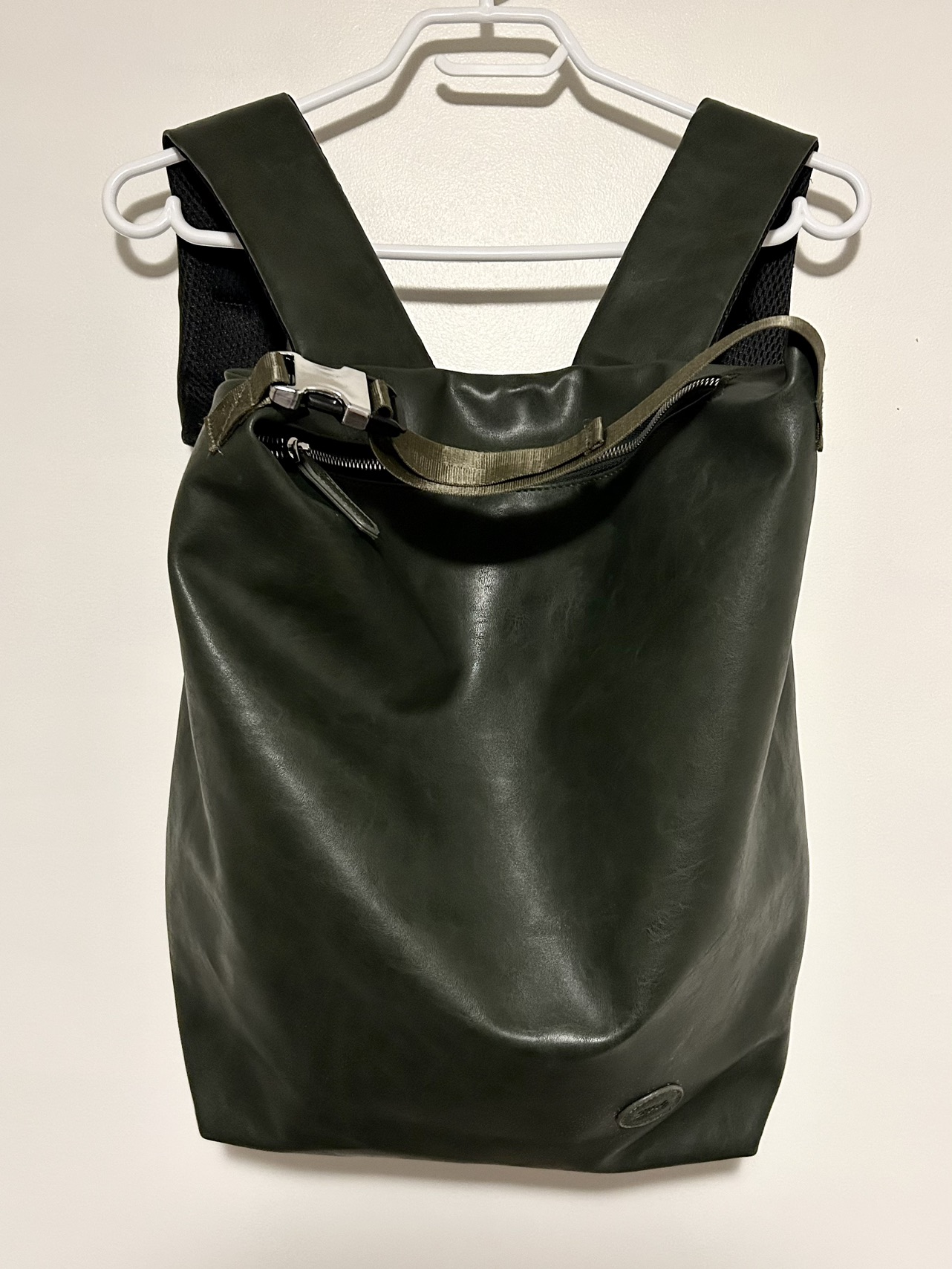 Waterproof Dark Green Backpack 17L with Padded Straps