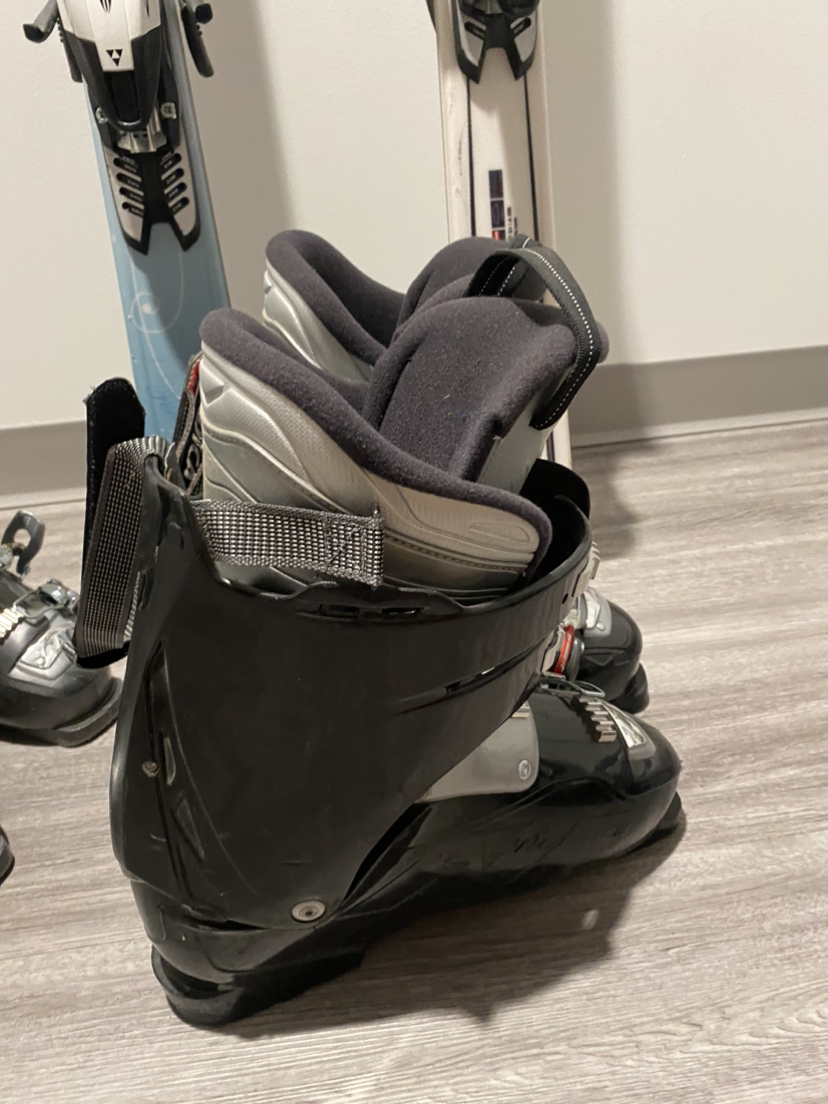 Men and women’s skis for sale image indicator(3)