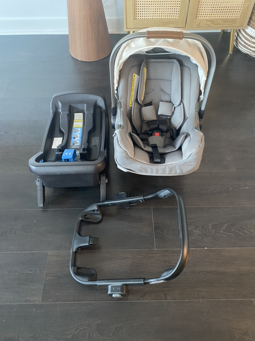 NUNA PIPA Infant Car Seat + Base + adapter (Great condition) - photo 2