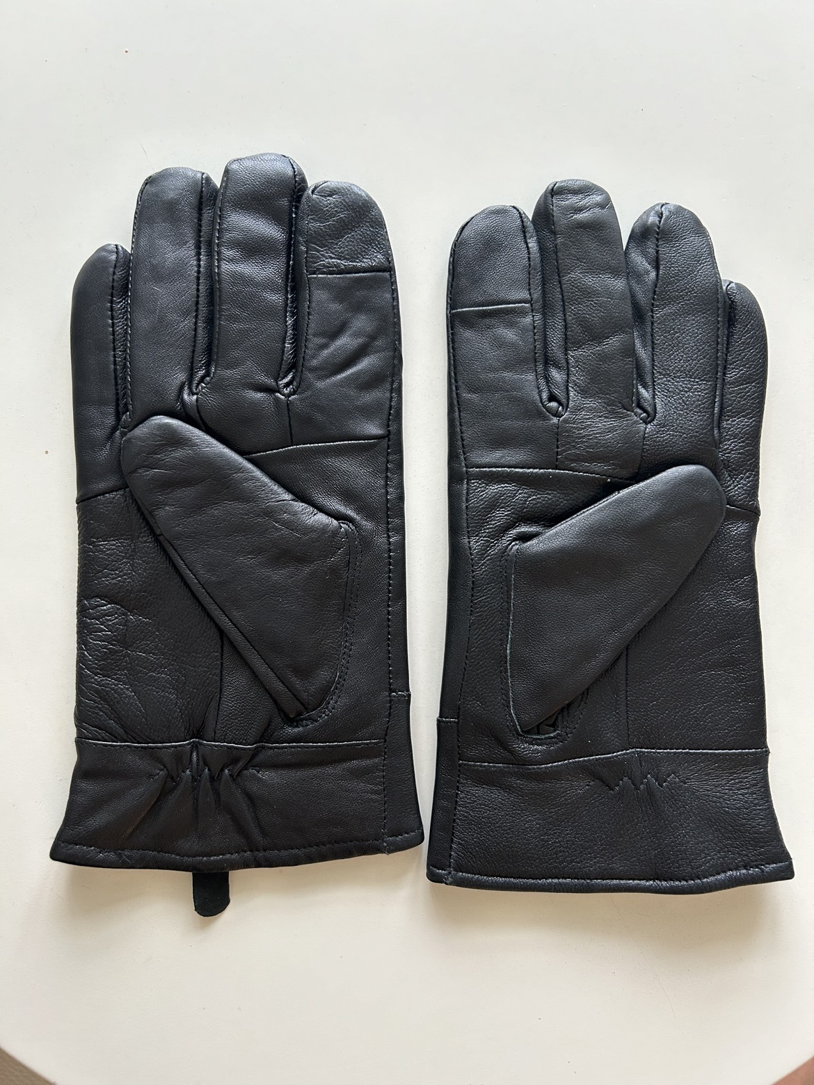Men’s lambskin gloves *touch screen compatible* image indicator(2)