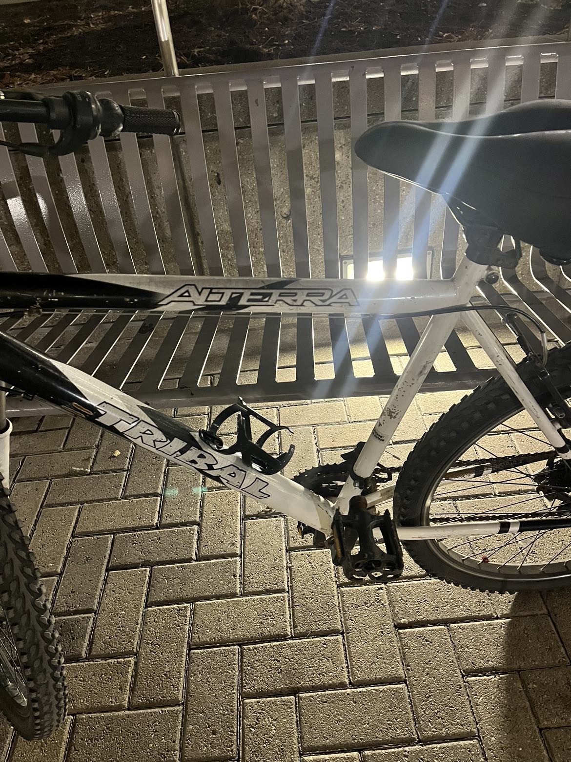 Used bike -pedals need repair image indicator(2)